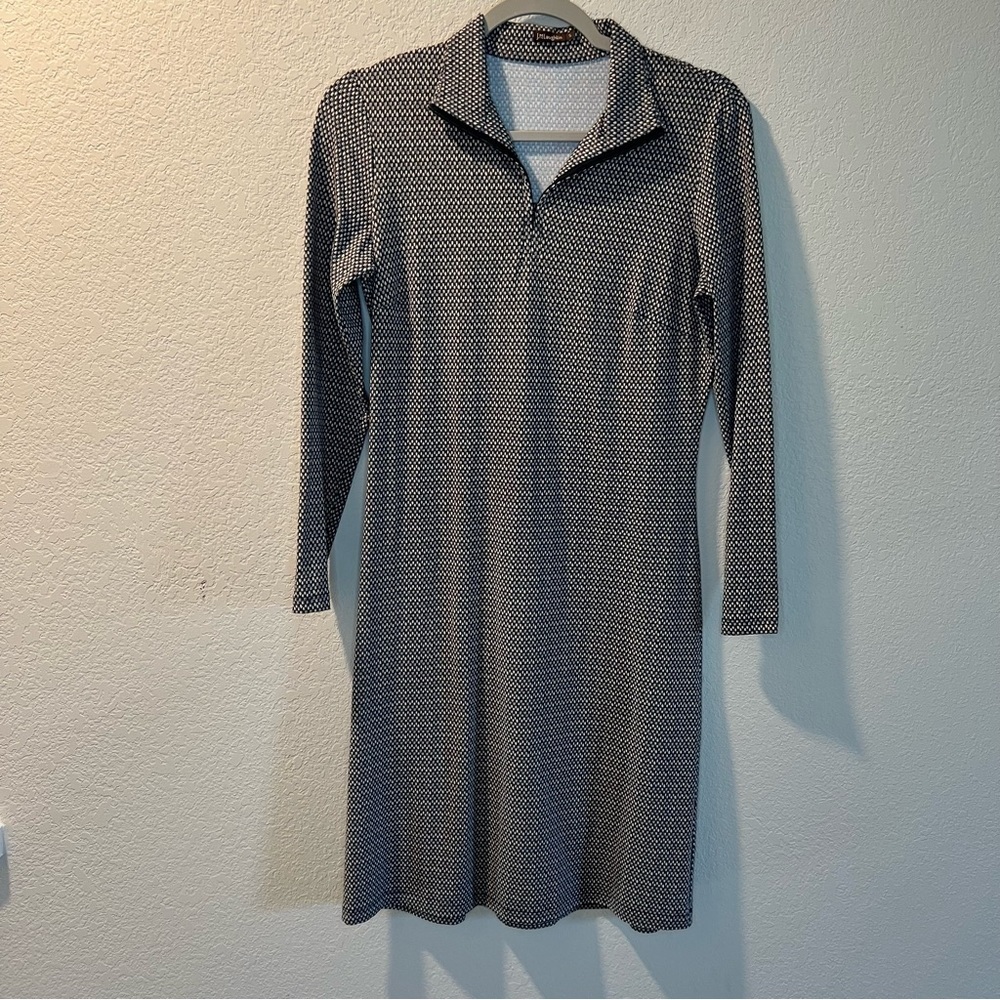 Women’s J. McLaughlin black patterned long sleeve athletic shift dress size S